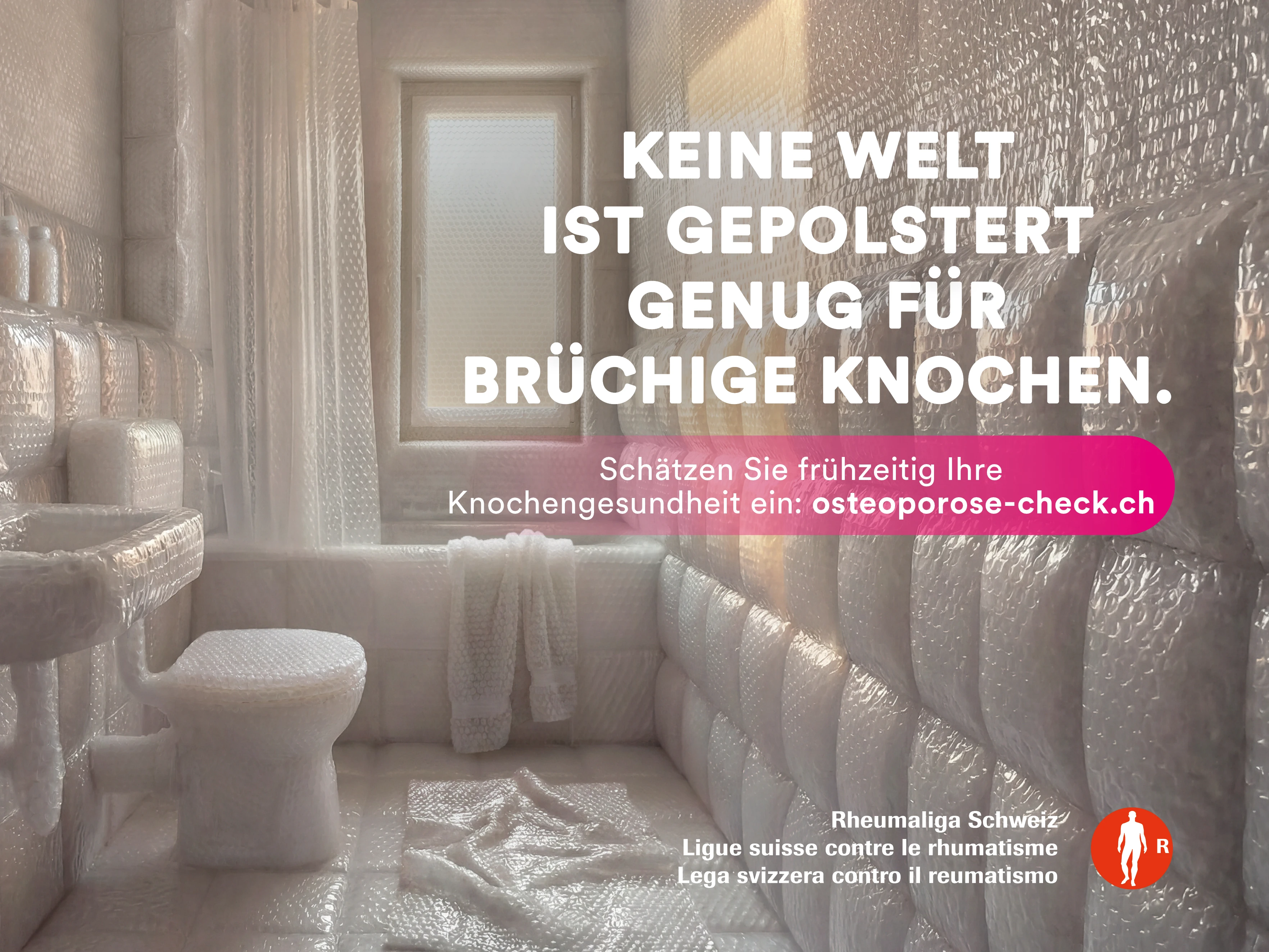 Badezimmer, das in Luftpolsterfolie eingepackt ist. 