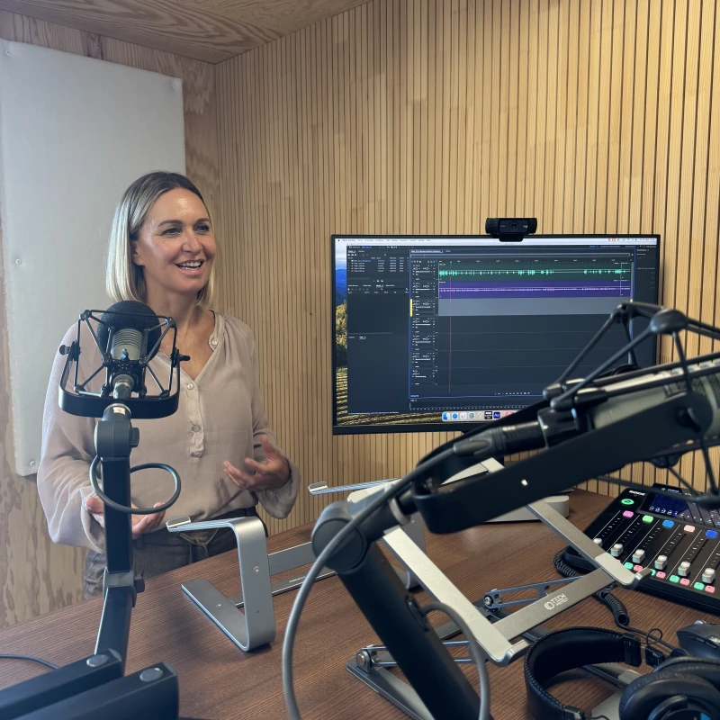 Annette Früh während der Podcast-Aufnahmen. Annette Früh während der Podcast-Aufnahmen.