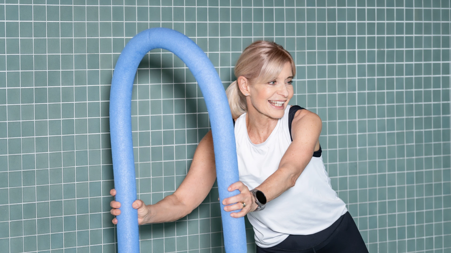 Kursleitung mit Pool Nudel