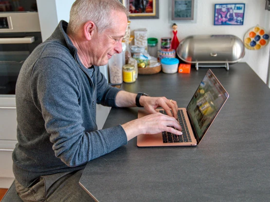 Home Office Haltung Laptop Arbeitsplatz Home Office Haltung Laptop Arbeitsplatz
