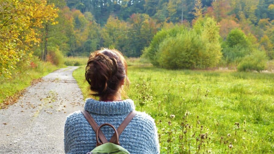 Donna nella natura Pixabay Silvia Donna nella natura Pixabay Silvia