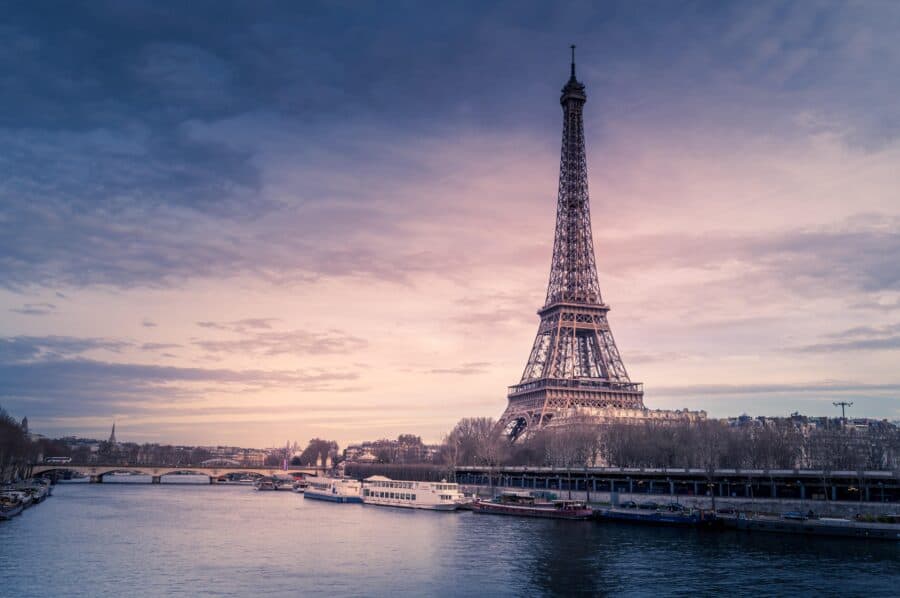 Paris - © Unsplash | Chris Karidis Paris