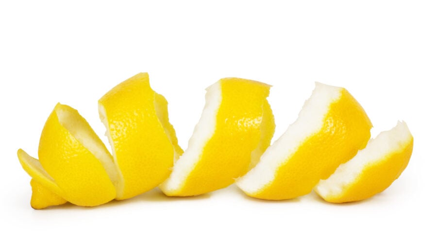 Zitronenschale Ecorce de citron Scorza di limone i Stock 471516054