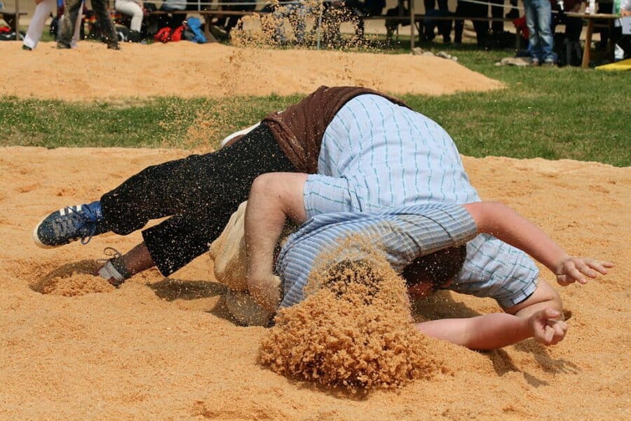 Schwinget 2 Schwinger im Wettkampfsand