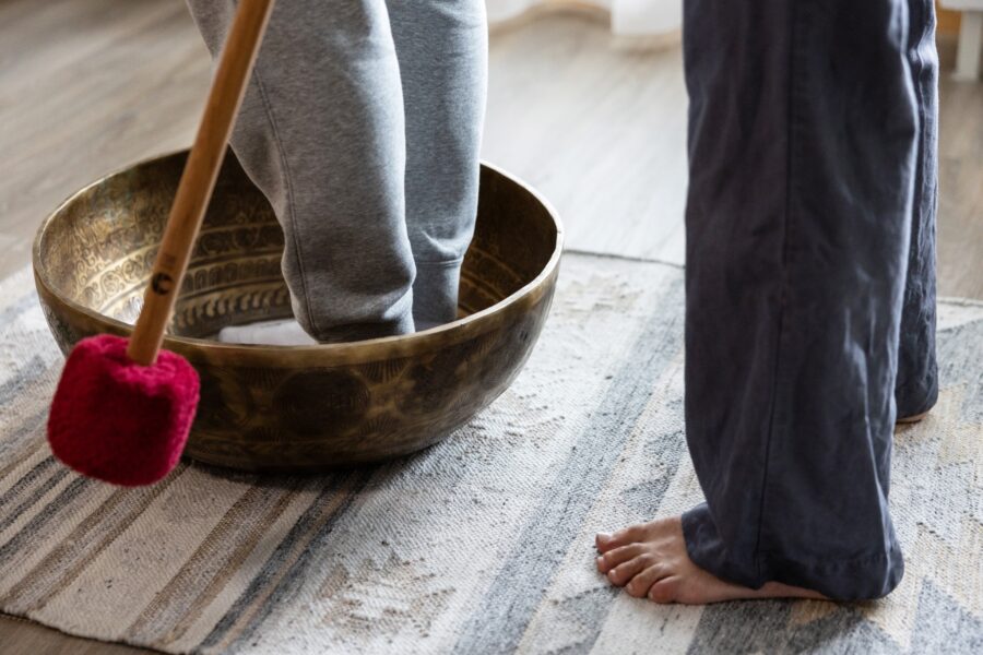 In klangschale stehen